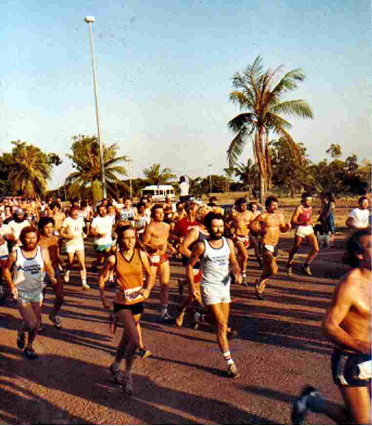 Runners running the City to Surf